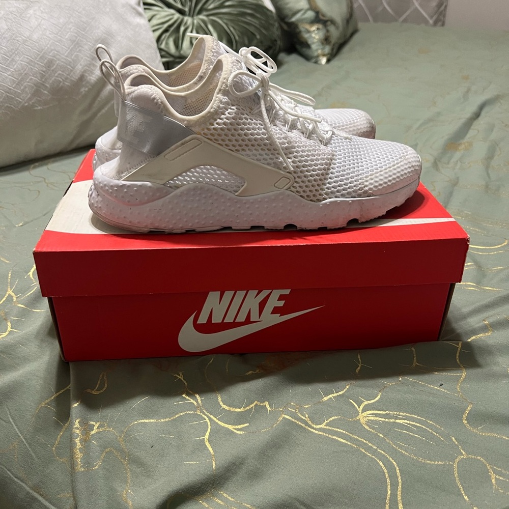 Women’s Nike Air Huarache Run Ultra Breathe White Sneakers